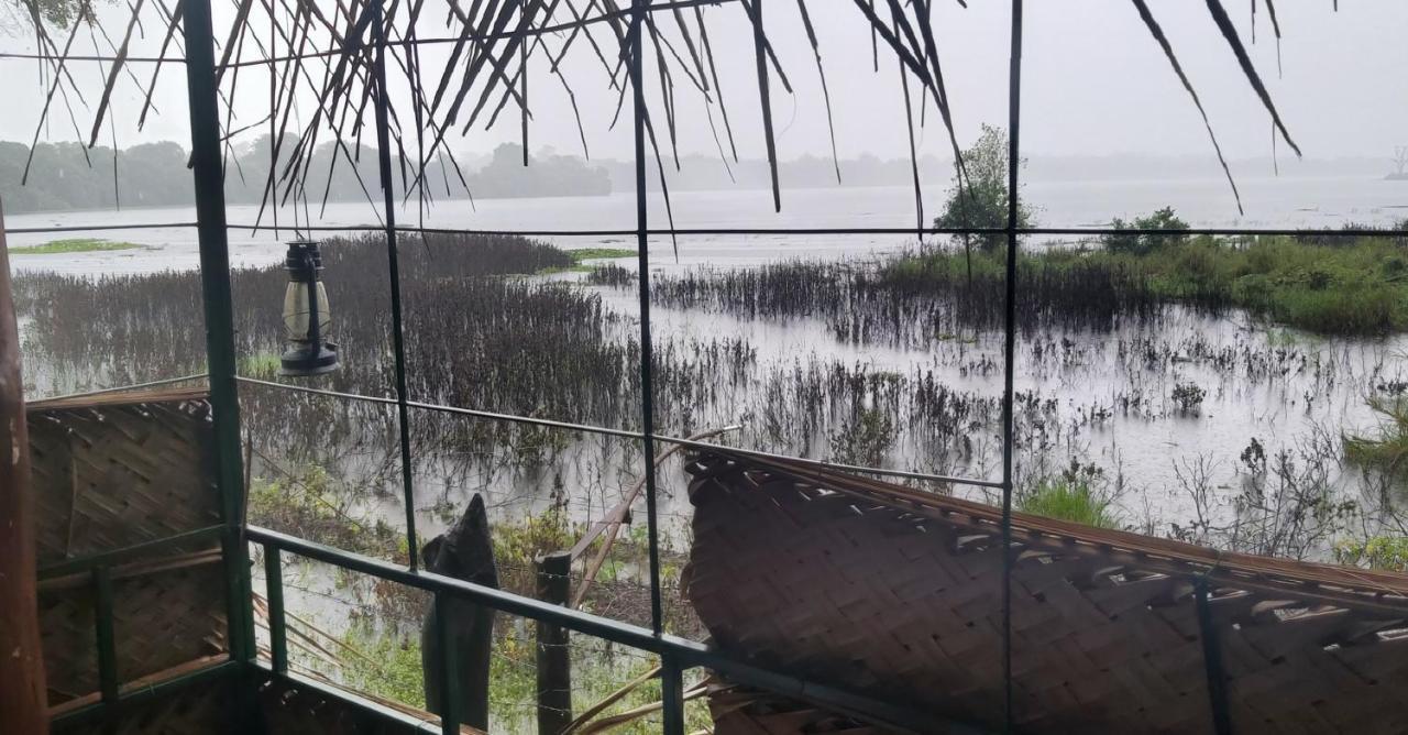Lake Cabin Polonnaruwa Exterior foto