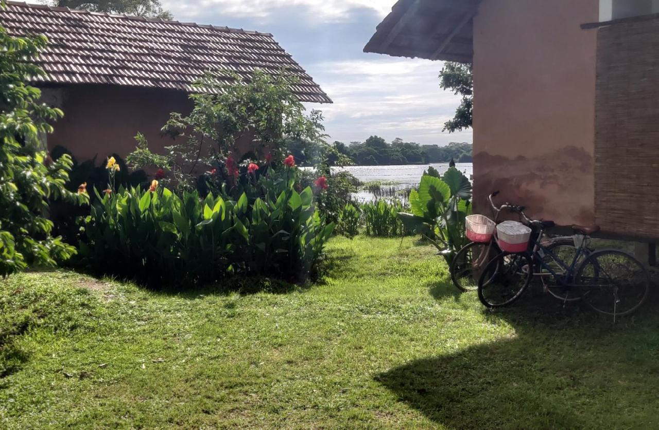 Lake Cabin Polonnaruwa Exterior foto