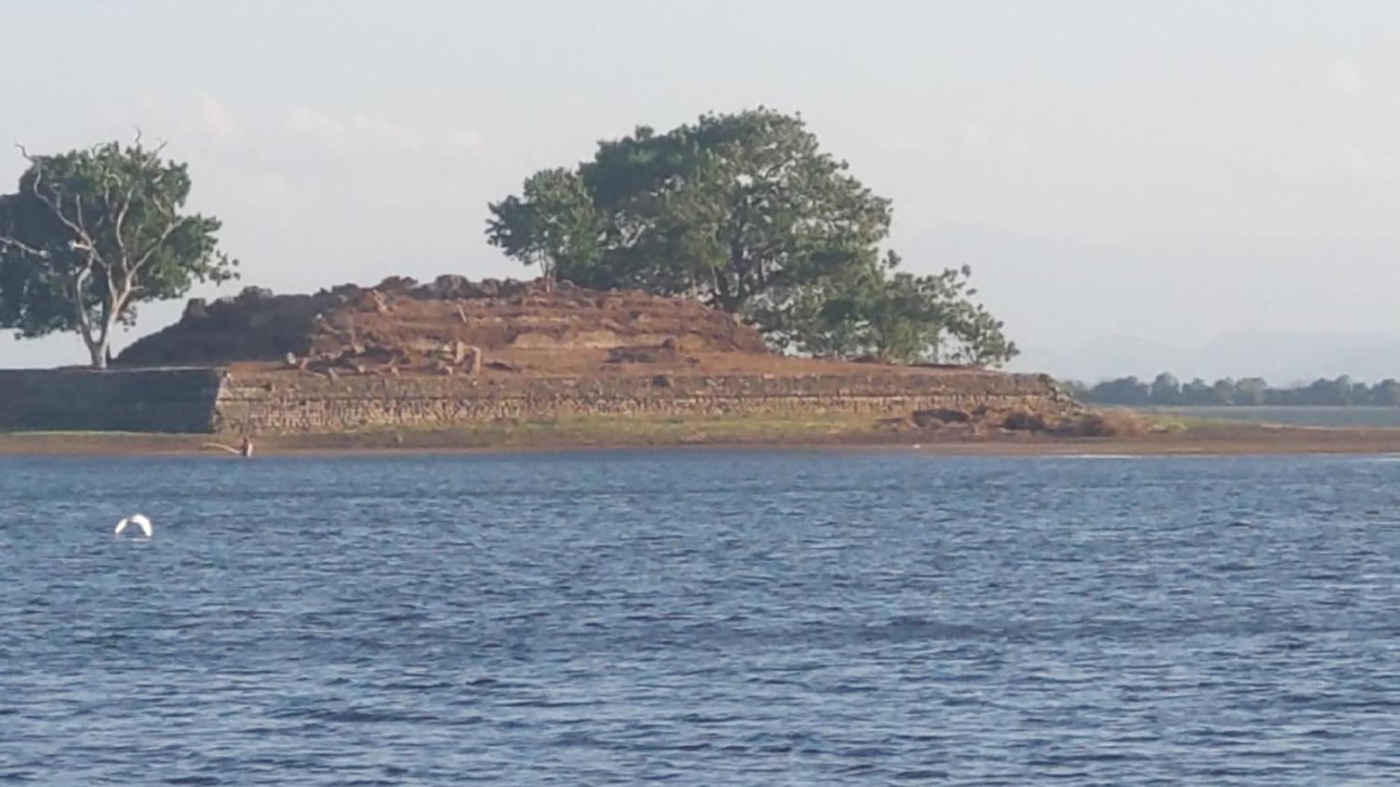Lake Cabin Polonnaruwa Exterior foto