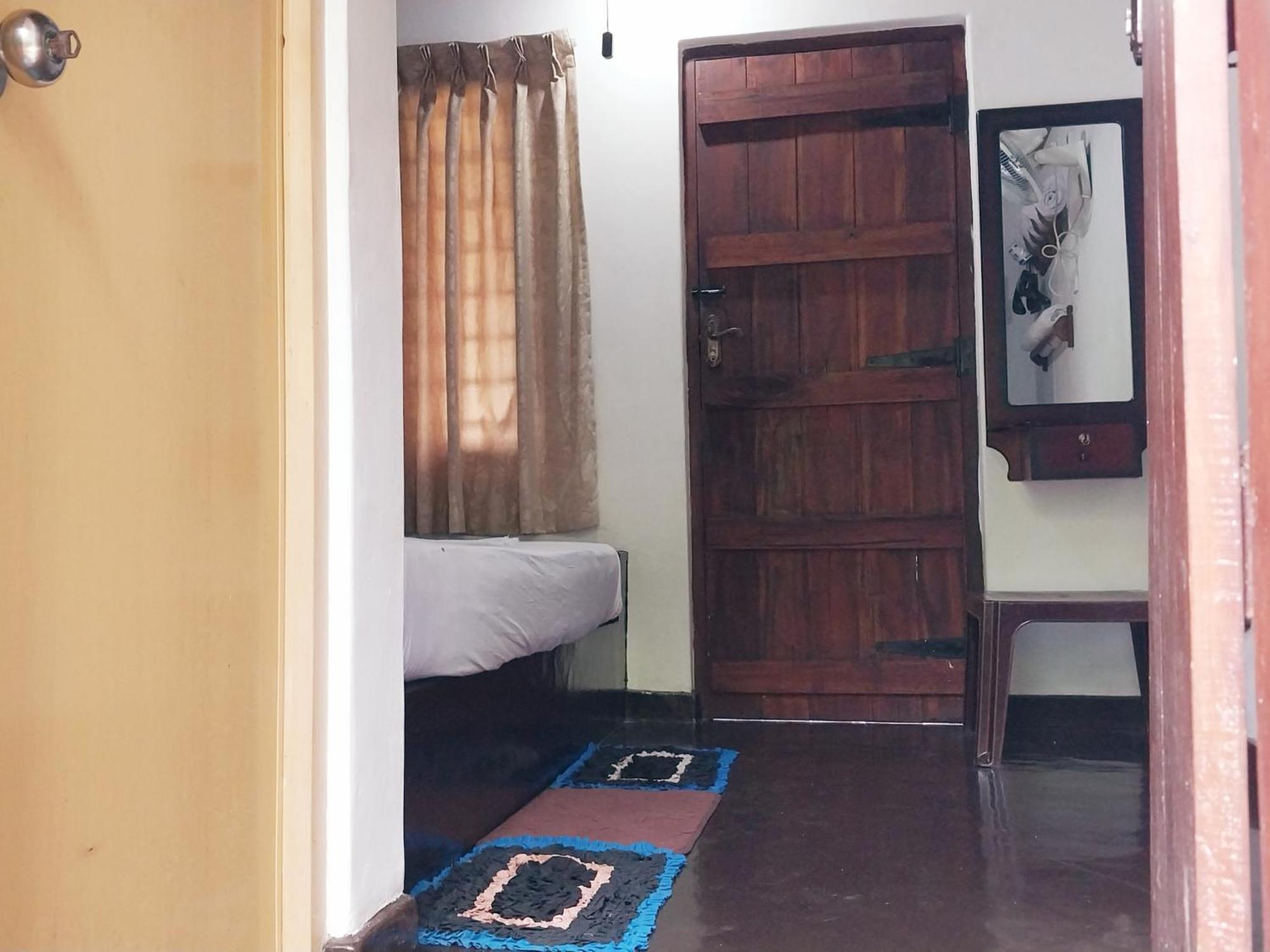 Lake Cabin Polonnaruwa Habitación foto
