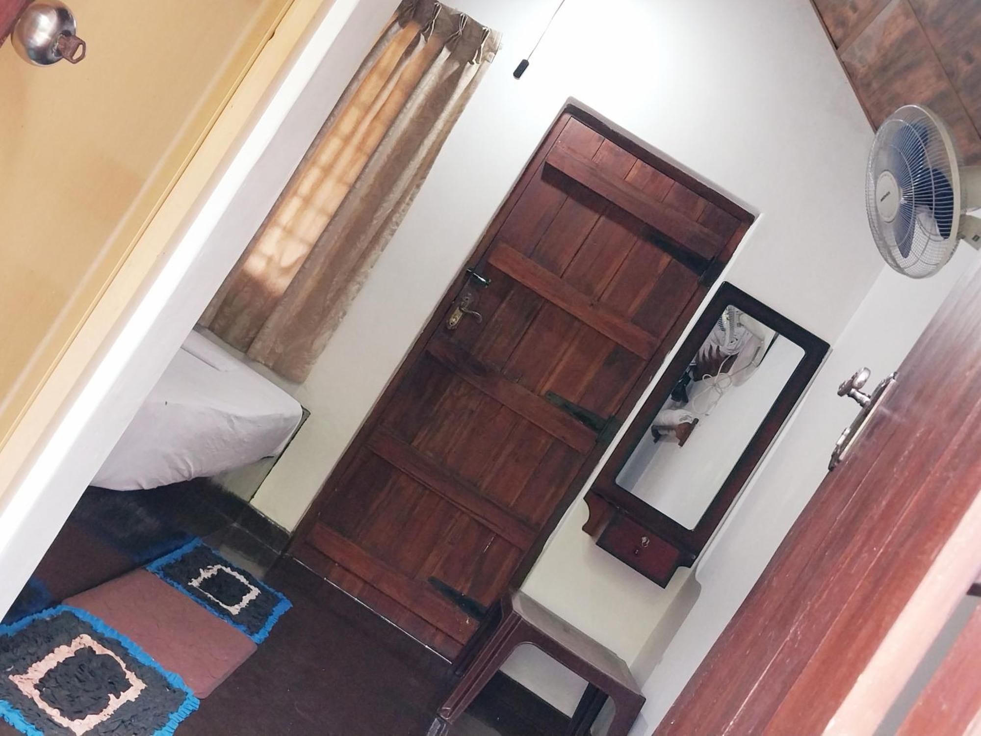 Lake Cabin Polonnaruwa Habitación foto