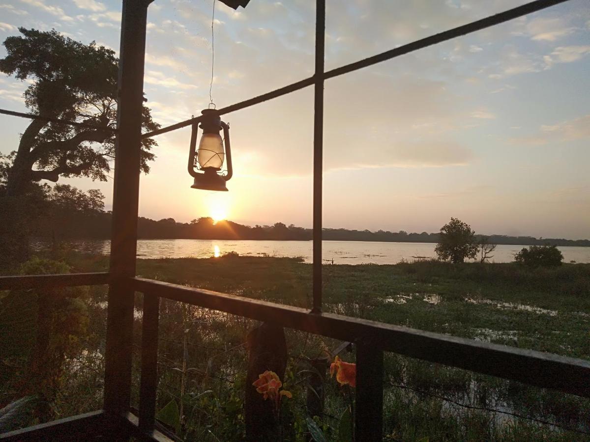 Lake Cabin Polonnaruwa Exterior foto